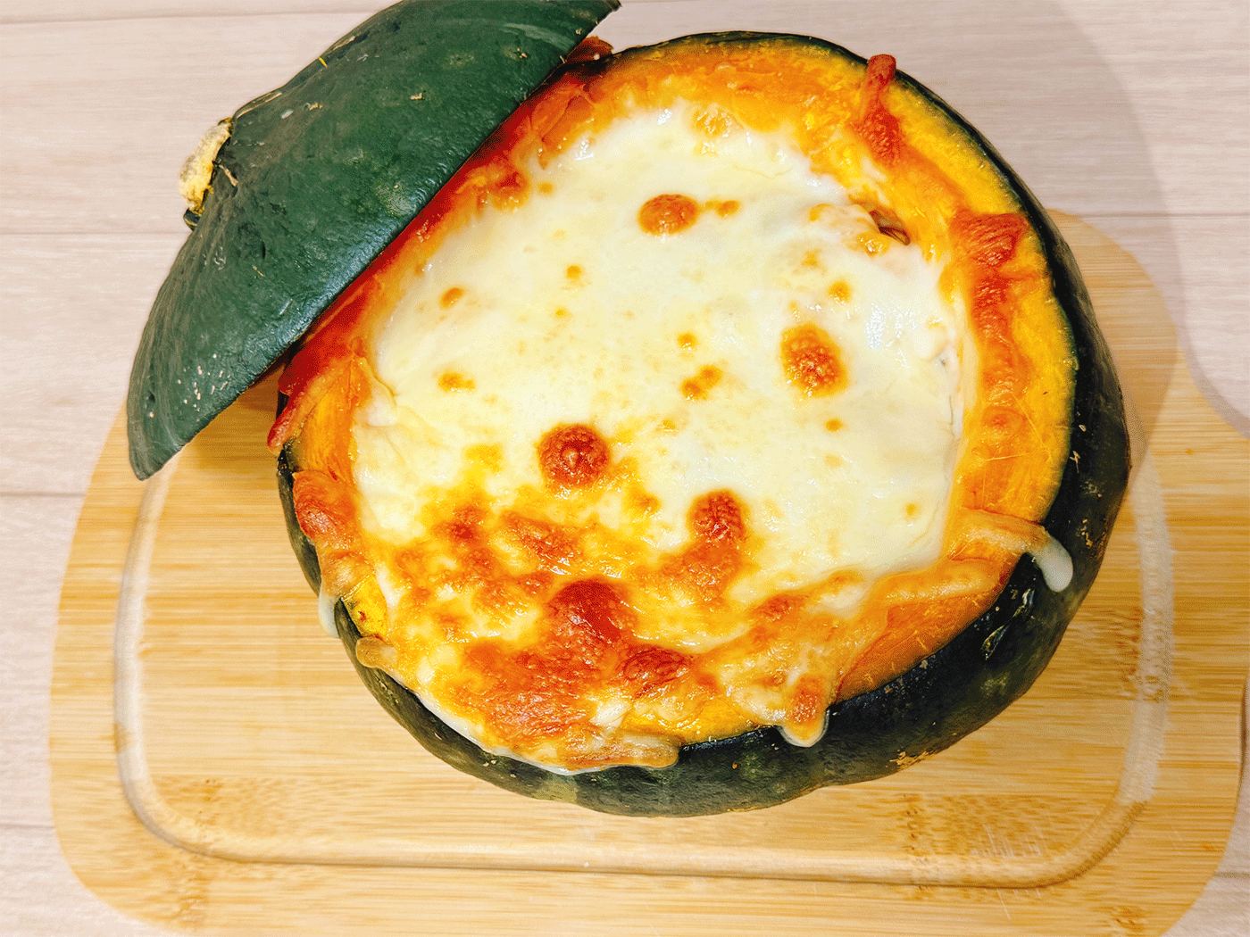 栄養士レシピ☆かぼちゃ丸ごとグラタン